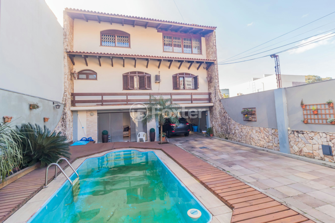 Casa à venda com 8 quartos, 442m² - Foto 1