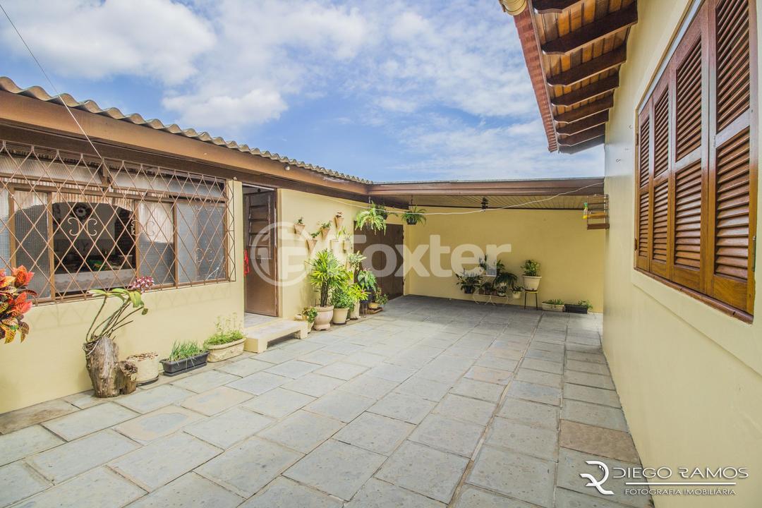 Casa à venda com 4 quartos, 318m² - Foto 32
