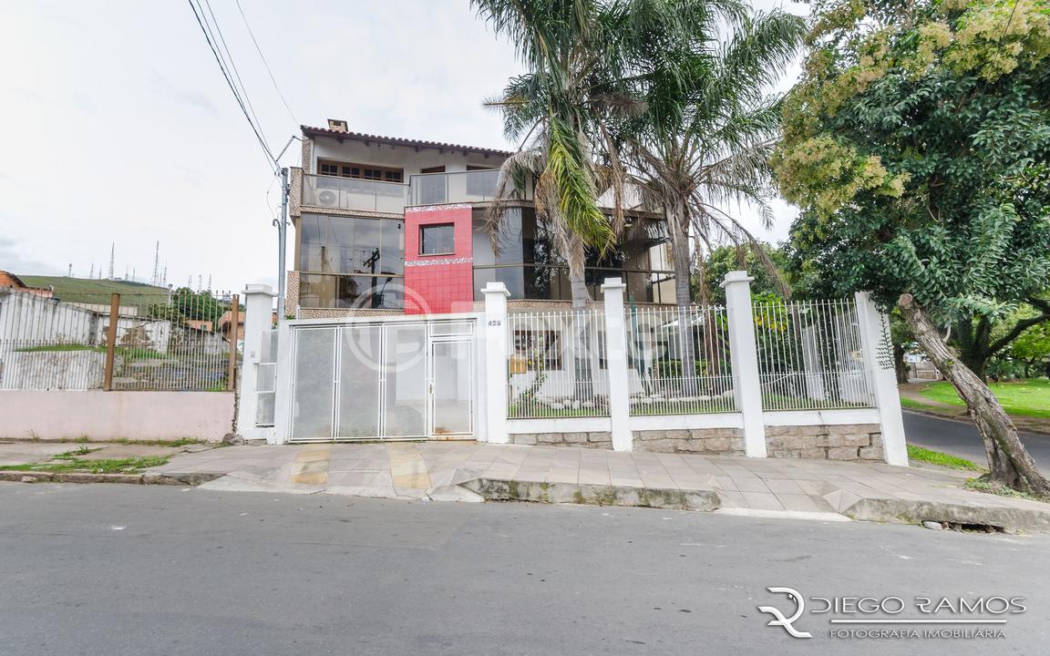 Casa à venda com 3 quartos, 368m² - Foto 1
