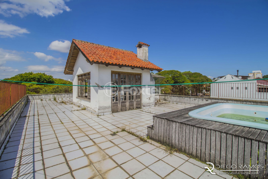 Casa à venda com 4 quartos, 455m² - Foto 1