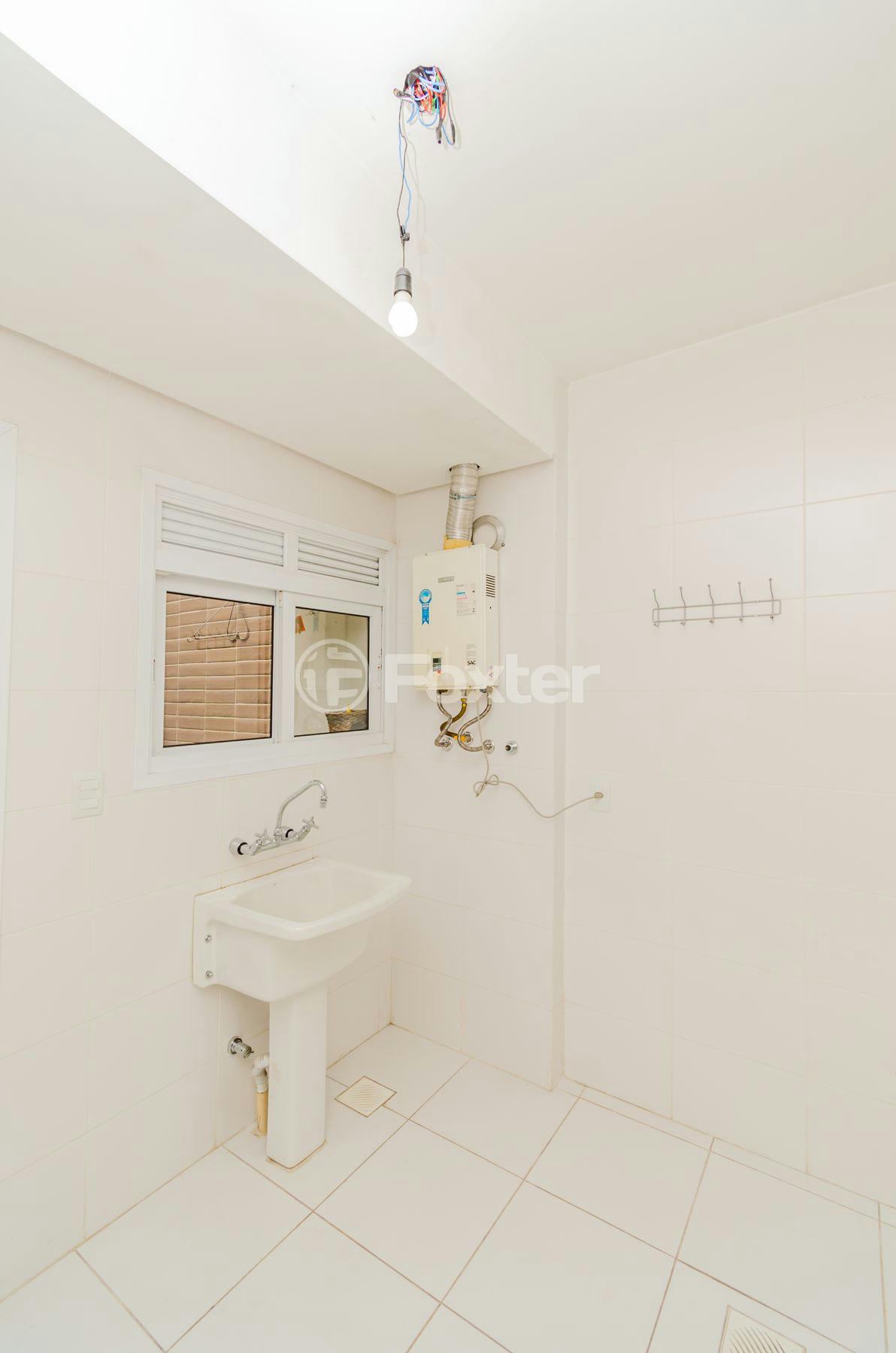 Casa de Condomínio à venda com 3 quartos, 250m² - Foto 6