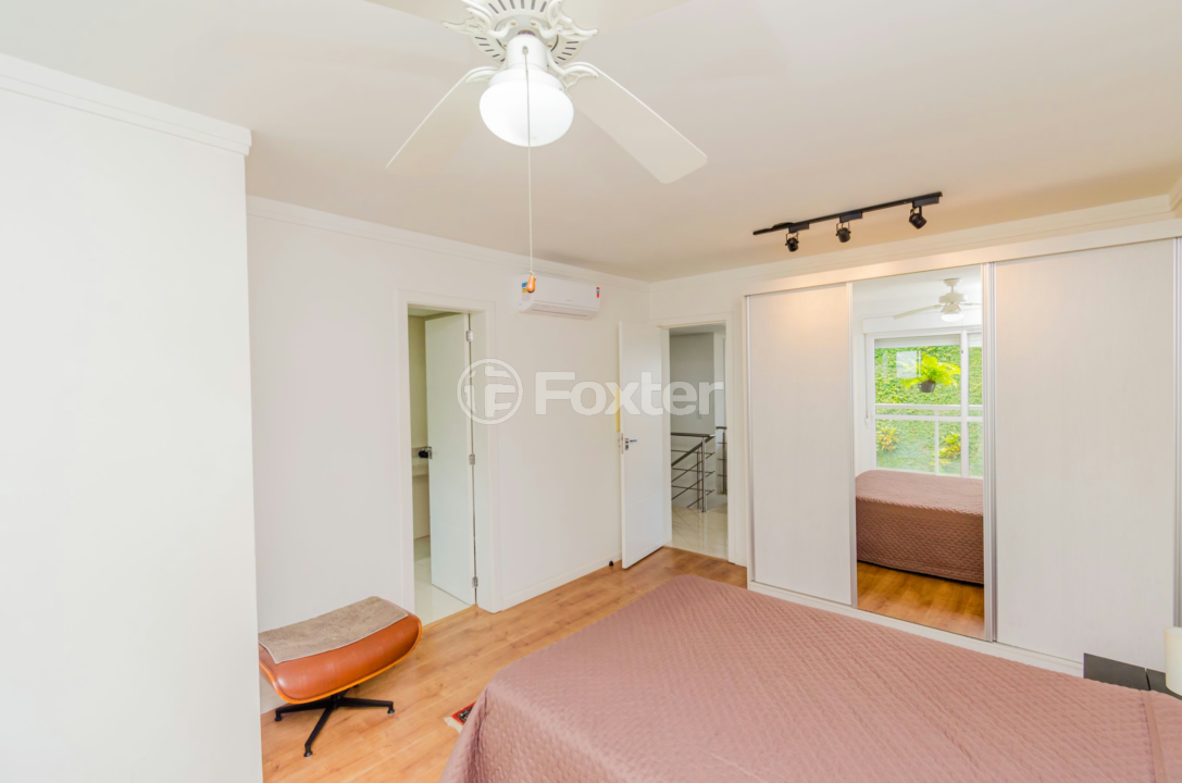 Casa de Condomínio à venda com 3 quartos, 250m² - Foto 11