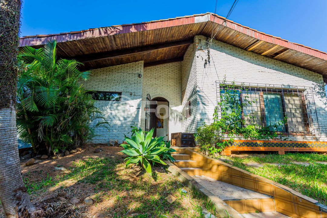 Casa à venda com 3 quartos, 200m² - Foto 1