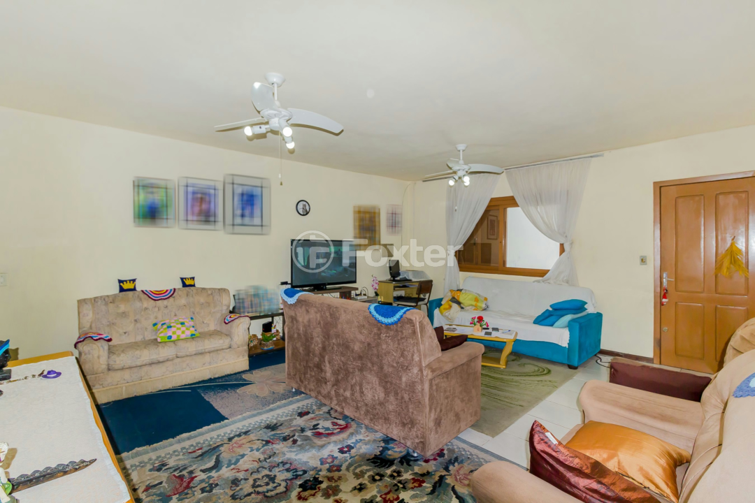 Casa à venda com 5 quartos, 242m² - Foto 4
