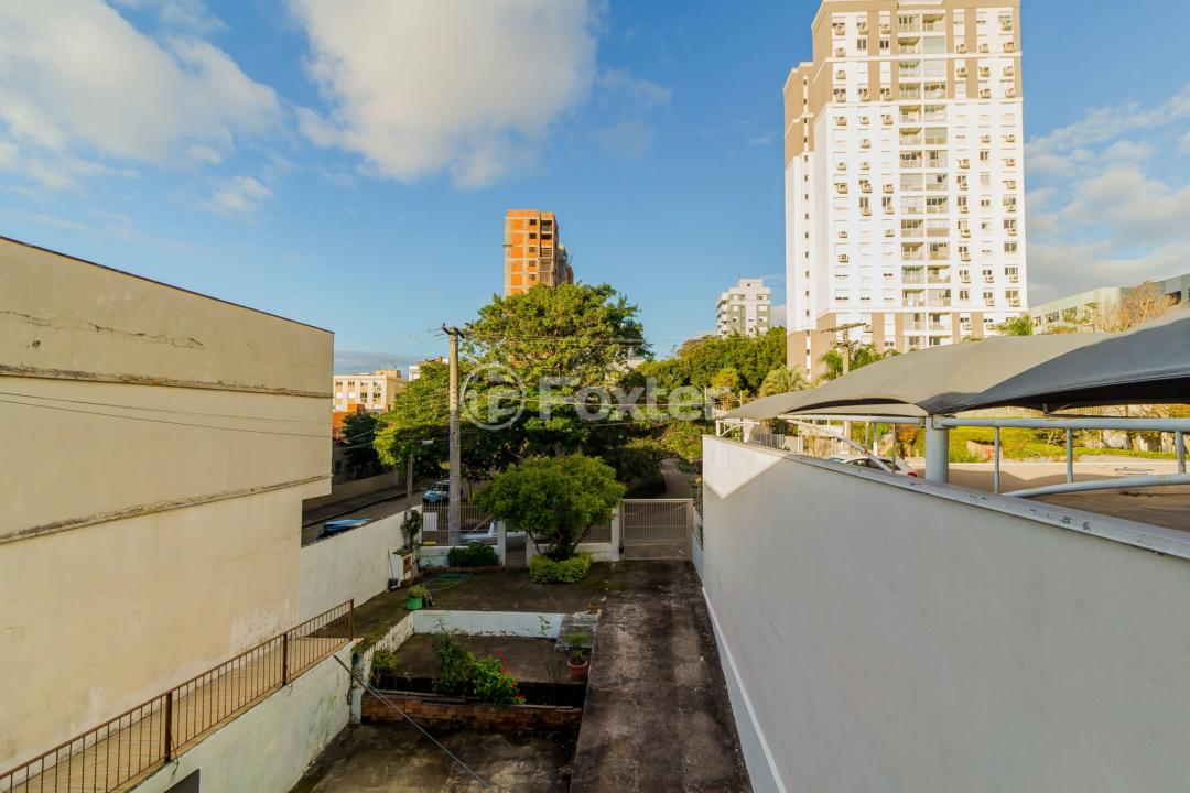 Casa à venda com 5 quartos, 242m² - Foto 27
