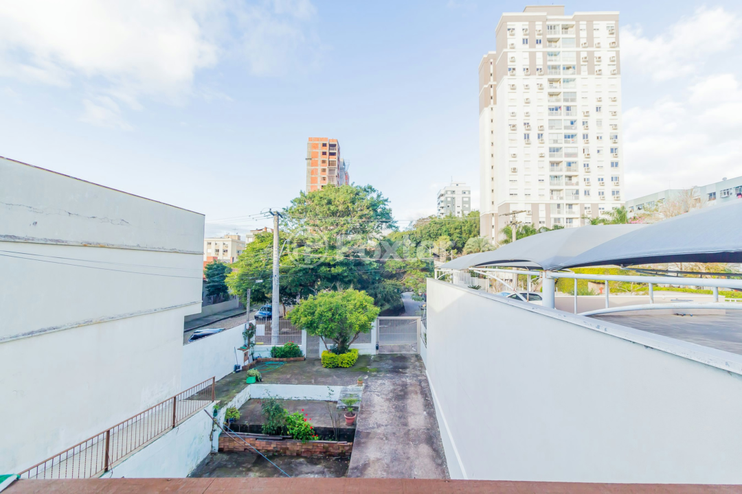 Casa à venda com 5 quartos, 242m² - Foto 31