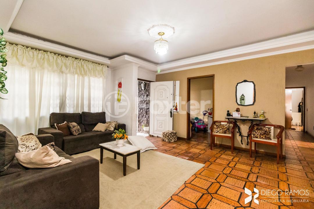 Casa à venda com 6 quartos, 220m² - Foto 4