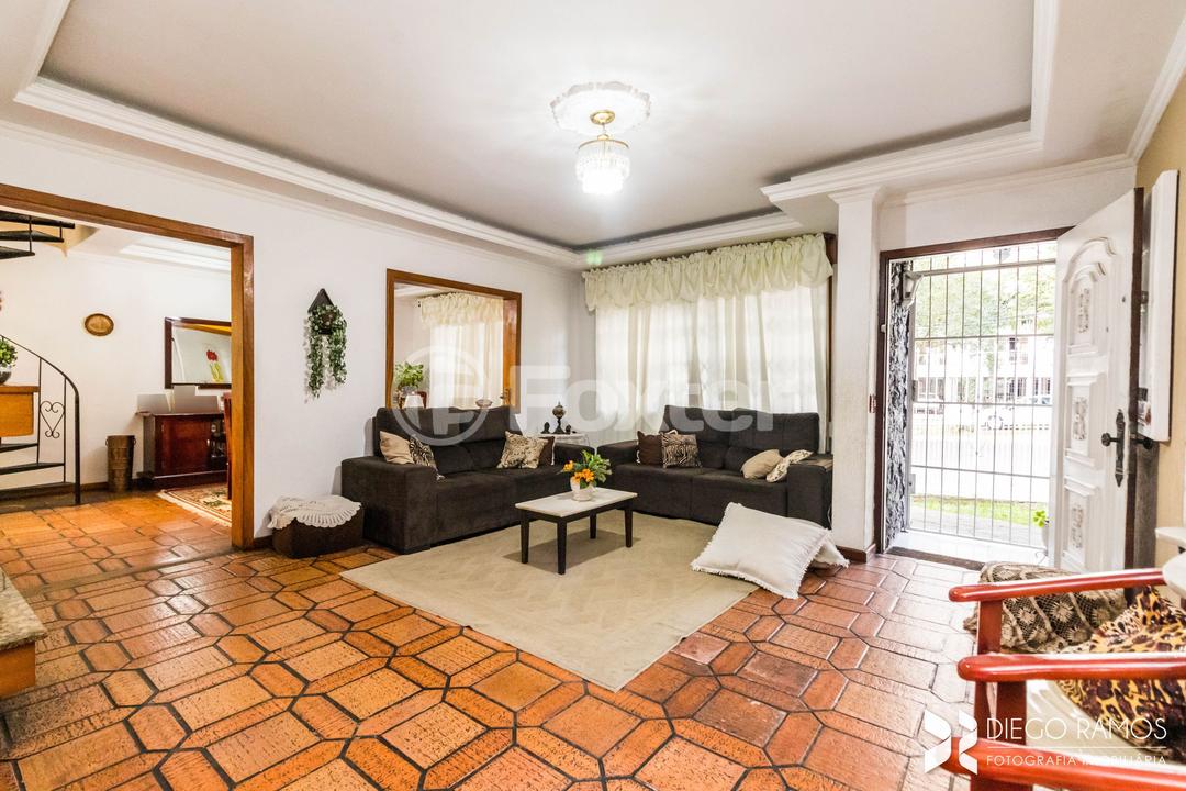 Casa à venda com 6 quartos, 220m² - Foto 5