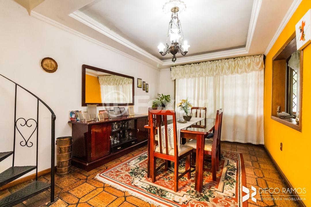 Casa à venda com 6 quartos, 220m² - Foto 6