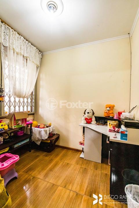 Casa à venda com 6 quartos, 220m² - Foto 9