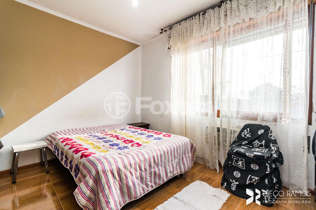 Casa à venda com 6 quartos, 220m² - Foto 12
