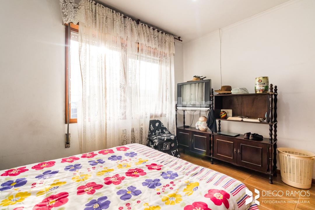 Casa à venda com 6 quartos, 220m² - Foto 13