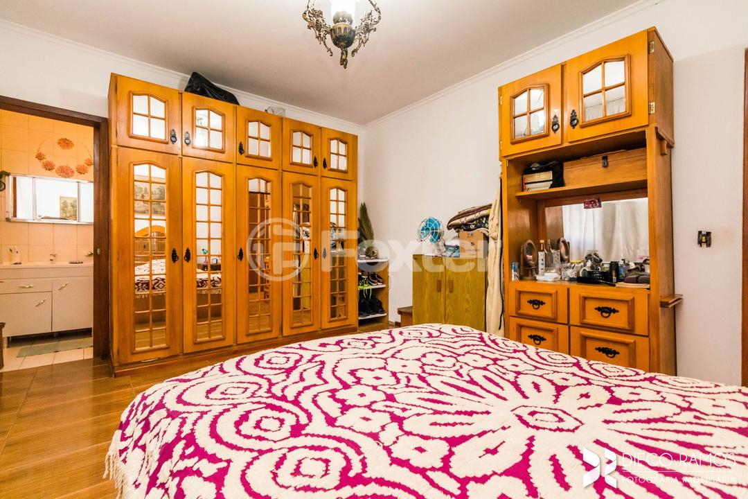 Casa à venda com 6 quartos, 220m² - Foto 16