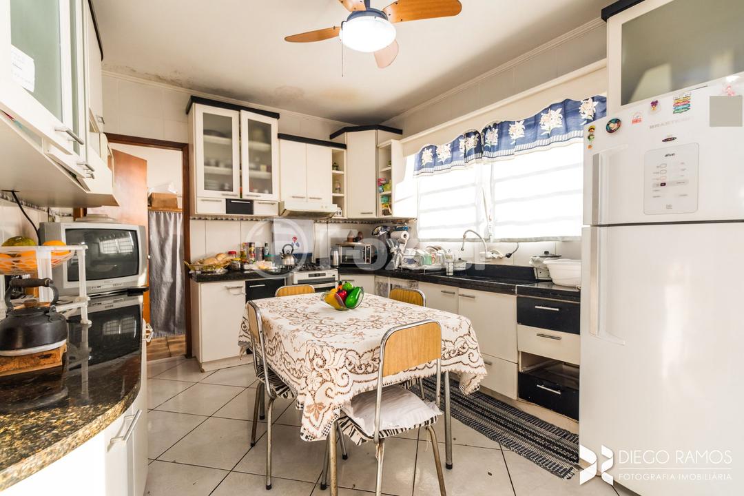 Casa à venda com 6 quartos, 220m² - Foto 25