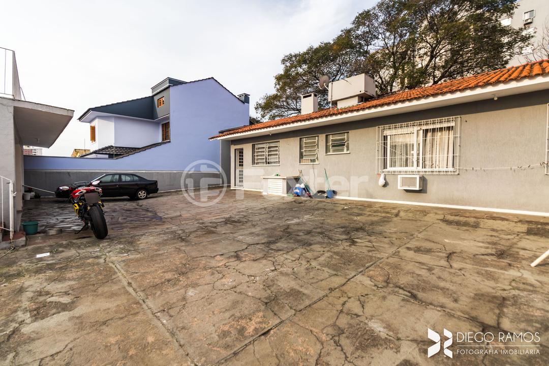 Casa à venda com 6 quartos, 220m² - Foto 31