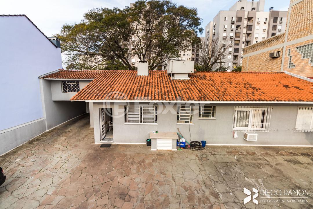 Casa à venda com 6 quartos, 220m² - Foto 32