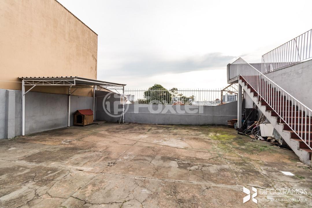 Casa à venda com 6 quartos, 220m² - Foto 33