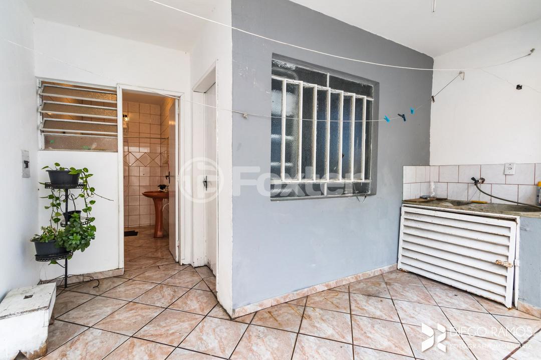 Casa à venda com 6 quartos, 220m² - Foto 36