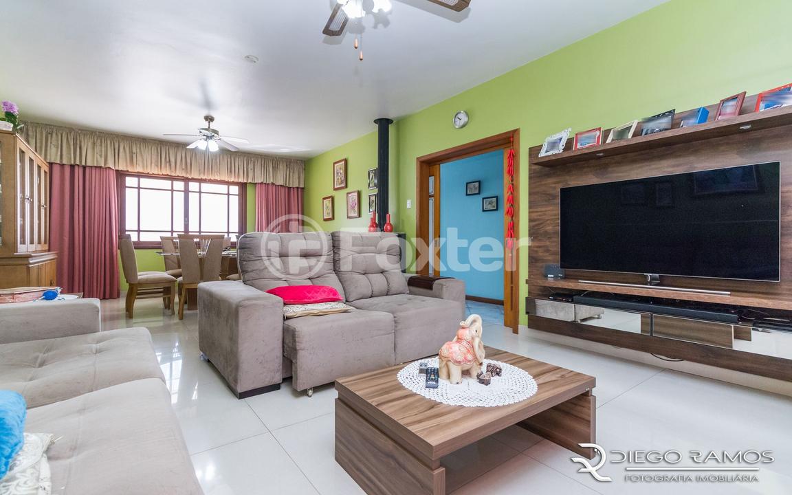 Casa à venda com 4 quartos, 247m² - Foto 1