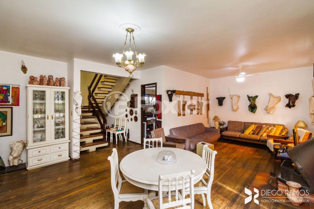 Casa à venda com 4 quartos, 328m² - Foto 1