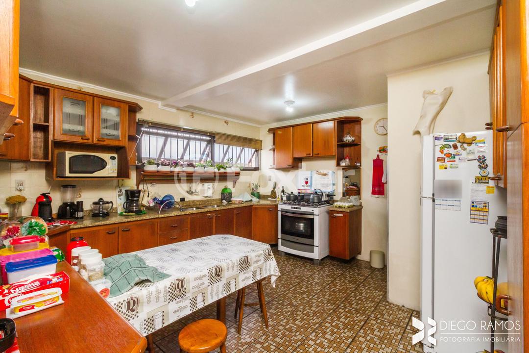 Casa à venda com 4 quartos, 328m² - Foto 29