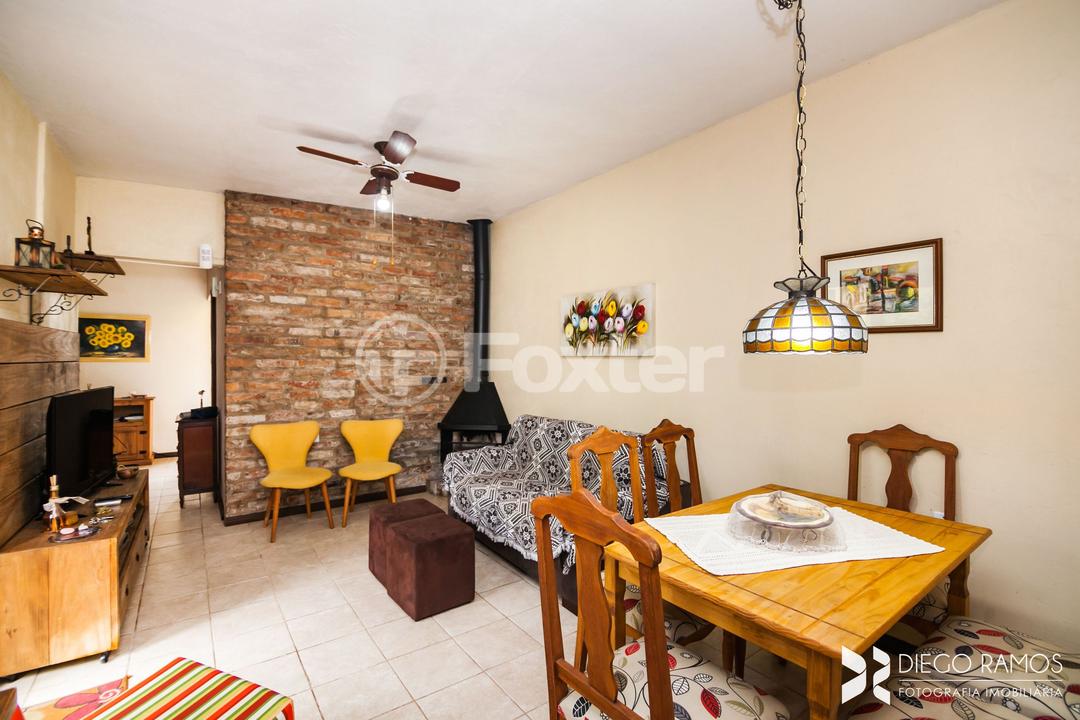 Casa à venda com 2 quartos, 120m² - Foto 1