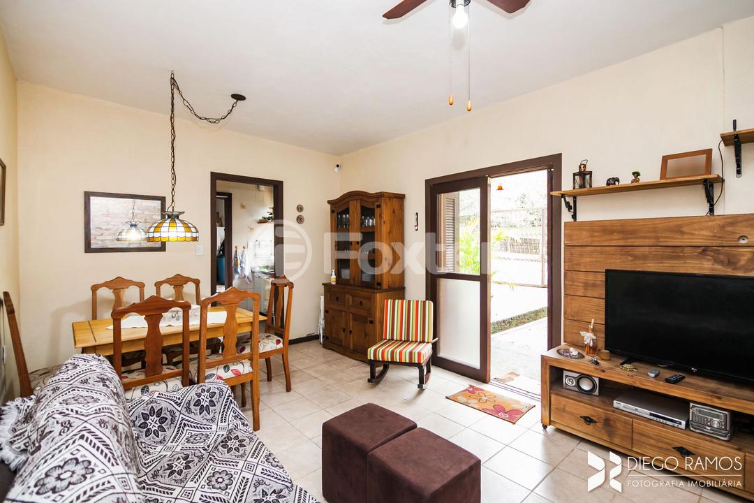 Casa à venda com 2 quartos, 120m² - Foto 2