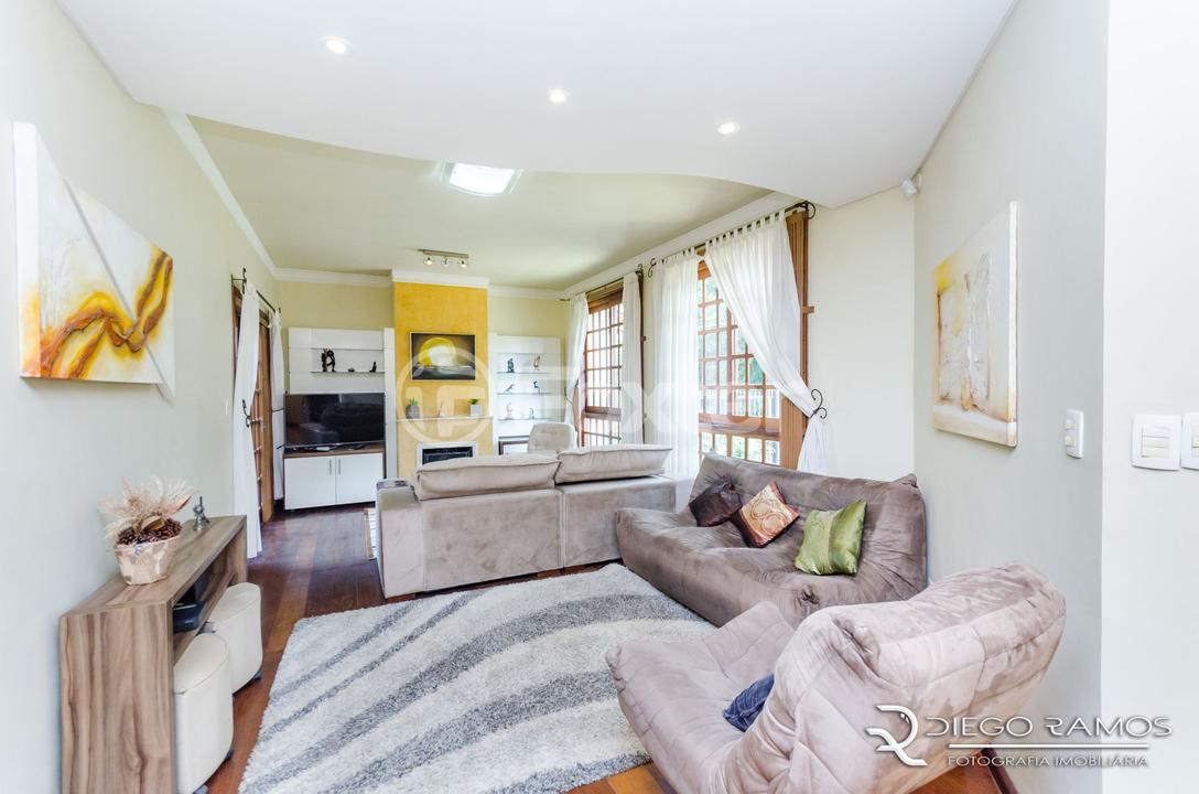 Casa à venda com 4 quartos, 243m² - Foto 3