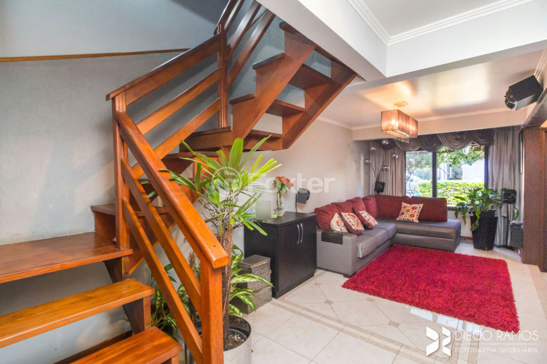 Casa de Condomínio à venda com 4 quartos, 400m² - Foto 2