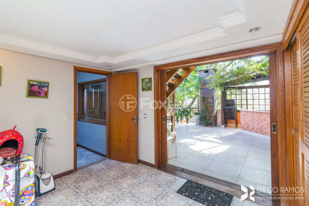 Casa de Condomínio à venda com 4 quartos, 400m² - Foto 32