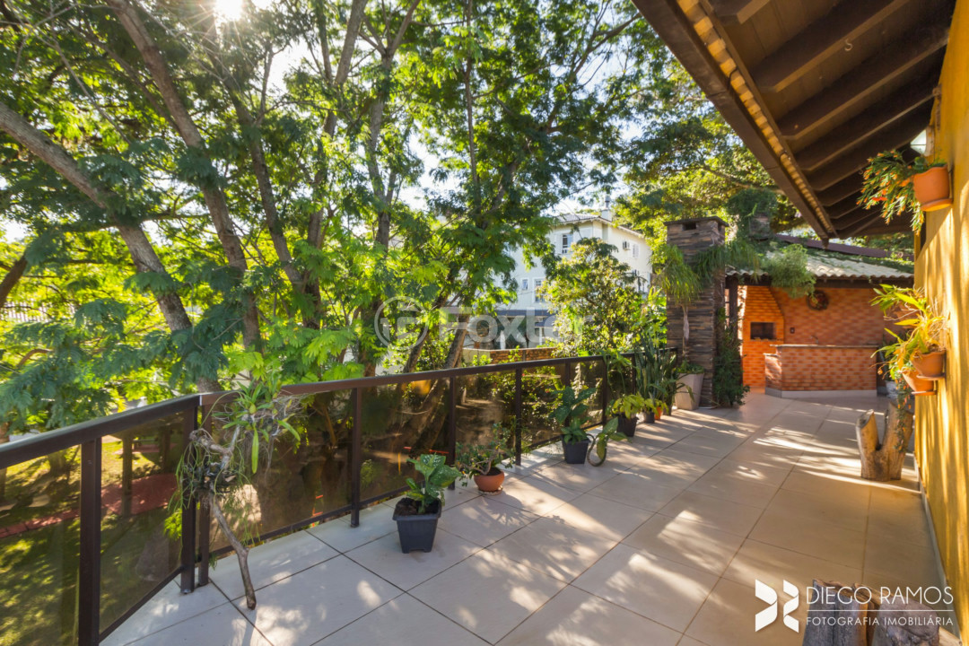 Casa de Condomínio à venda com 4 quartos, 400m² - Foto 55
