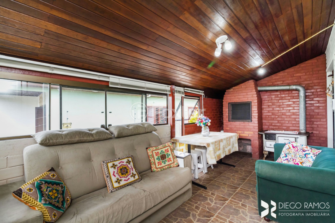 Casa à venda com 3 quartos, 85m² - Foto 1