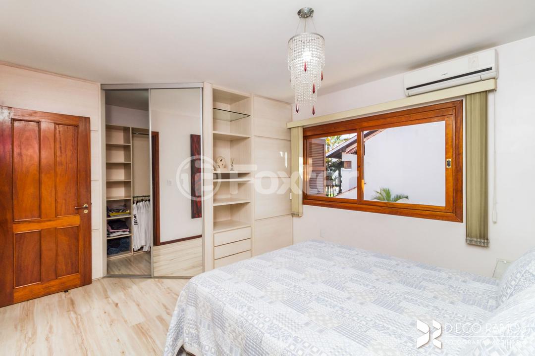 Casa de Condomínio à venda com 3 quartos, 300m² - Foto 19