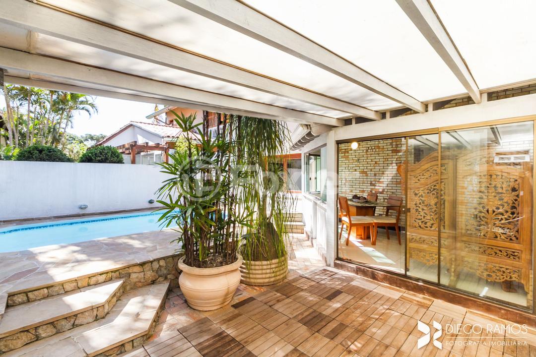 Casa de Condomínio à venda com 3 quartos, 300m² - Foto 3