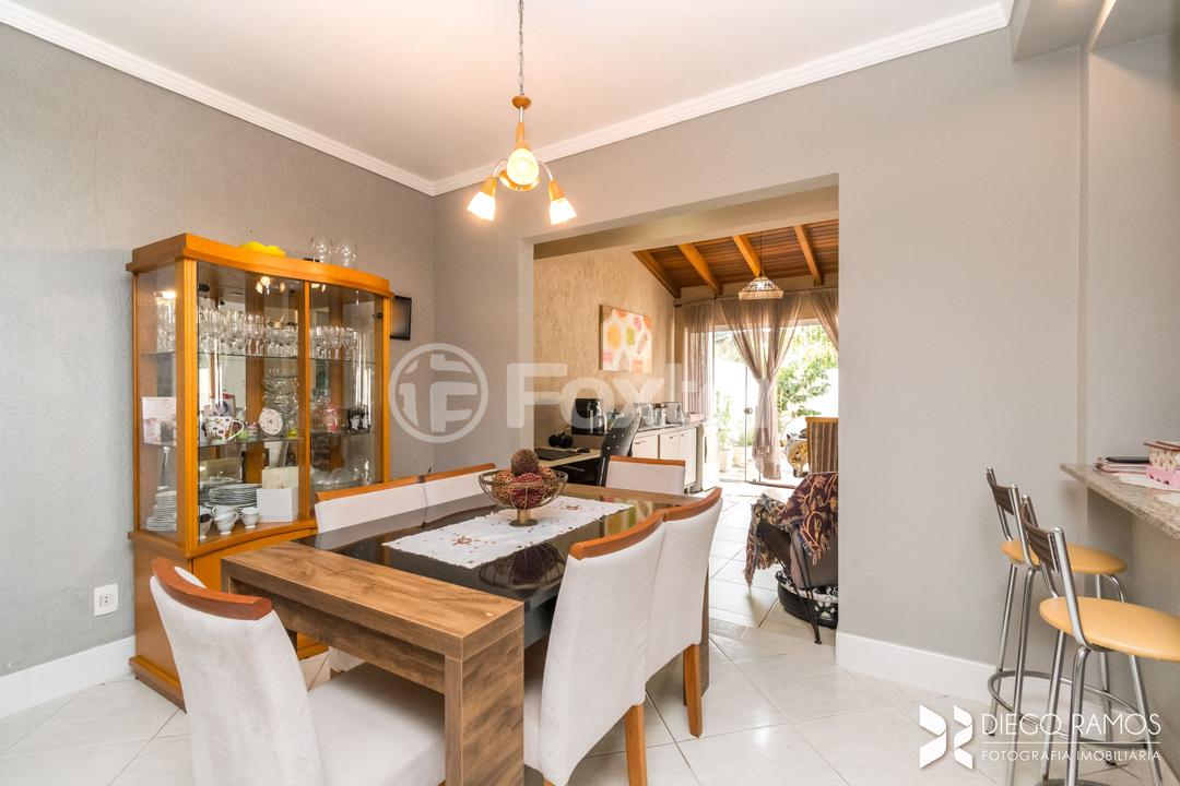 Casa de Condomínio à venda com 3 quartos, 136m² - Foto 2