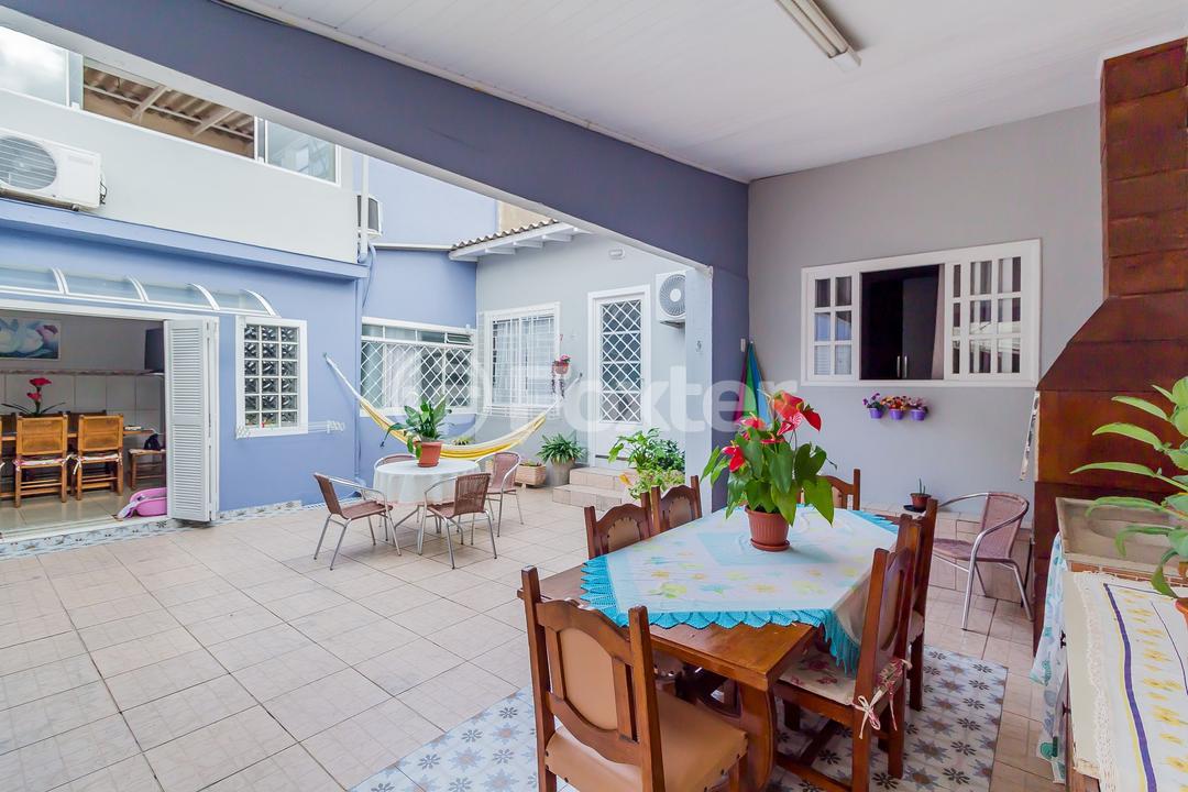 Casa à venda com 4 quartos, 300m² - Foto 4