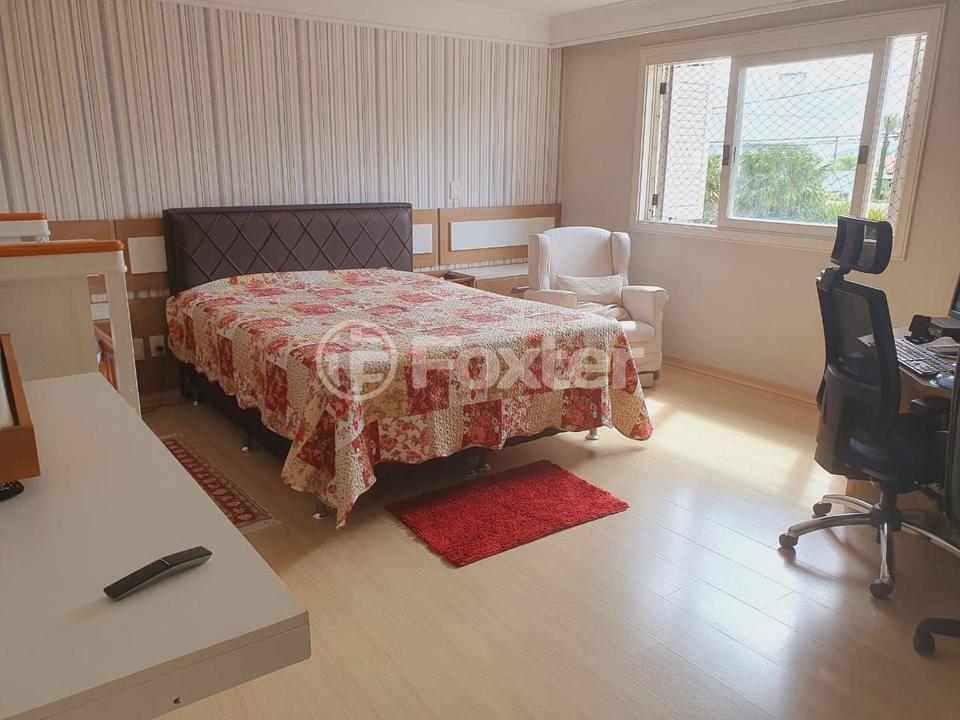 Casa de Condomínio à venda com 3 quartos, 217m² - Foto 4