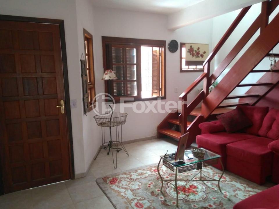 Casa à venda com 3 quartos, 77m² - Foto 1