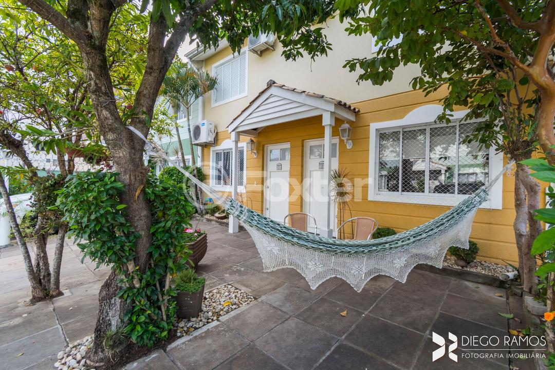 Casa de Condomínio à venda com 4 quartos, 150m² - Foto 1