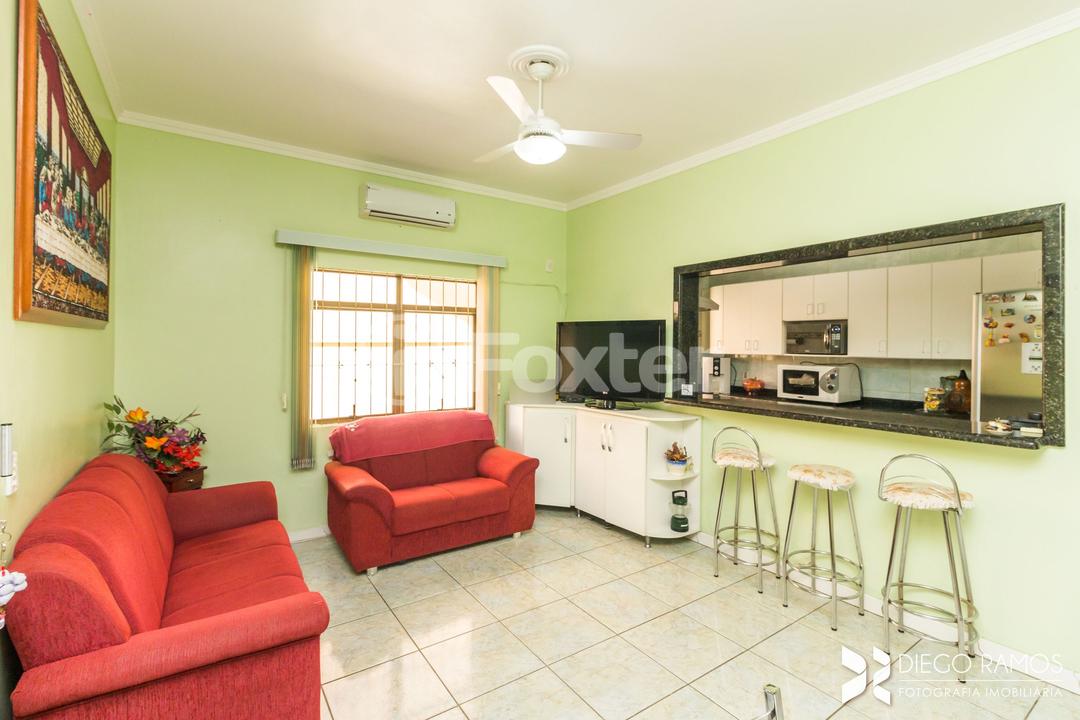 Casa à venda com 3 quartos, 229m² - Foto 4