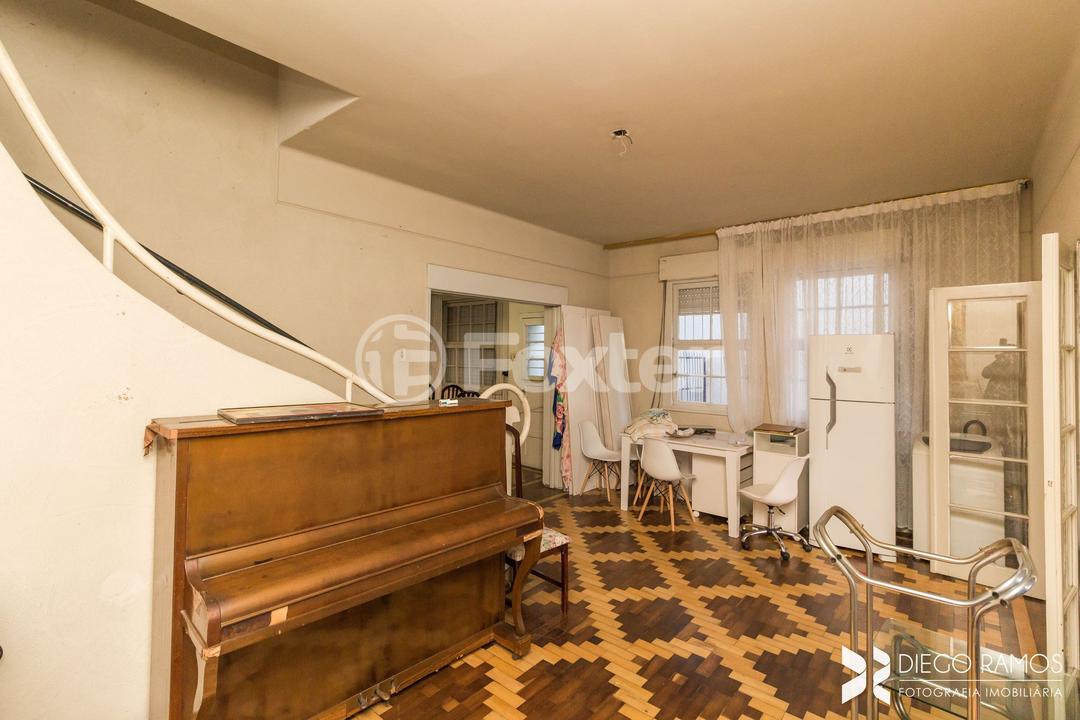 Casa à venda com 6 quartos, 303m² - Foto 2