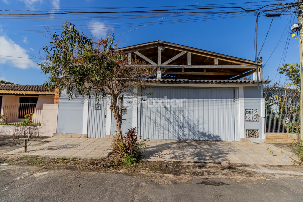 Casa à venda com 3 quartos, 220m² - Foto 1