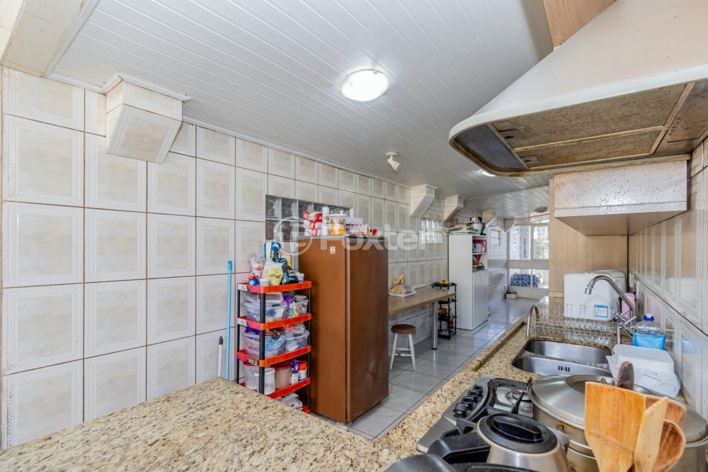 Casa à venda com 3 quartos, 220m² - Foto 25