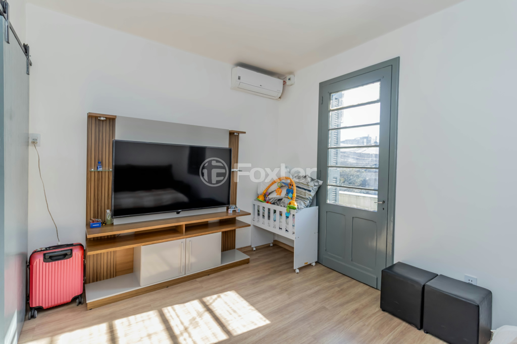 Casa à venda com 3 quartos, 140m² - Foto 2
