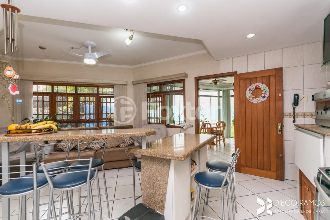 Casa à venda com 6 quartos, 240m² - Foto 38