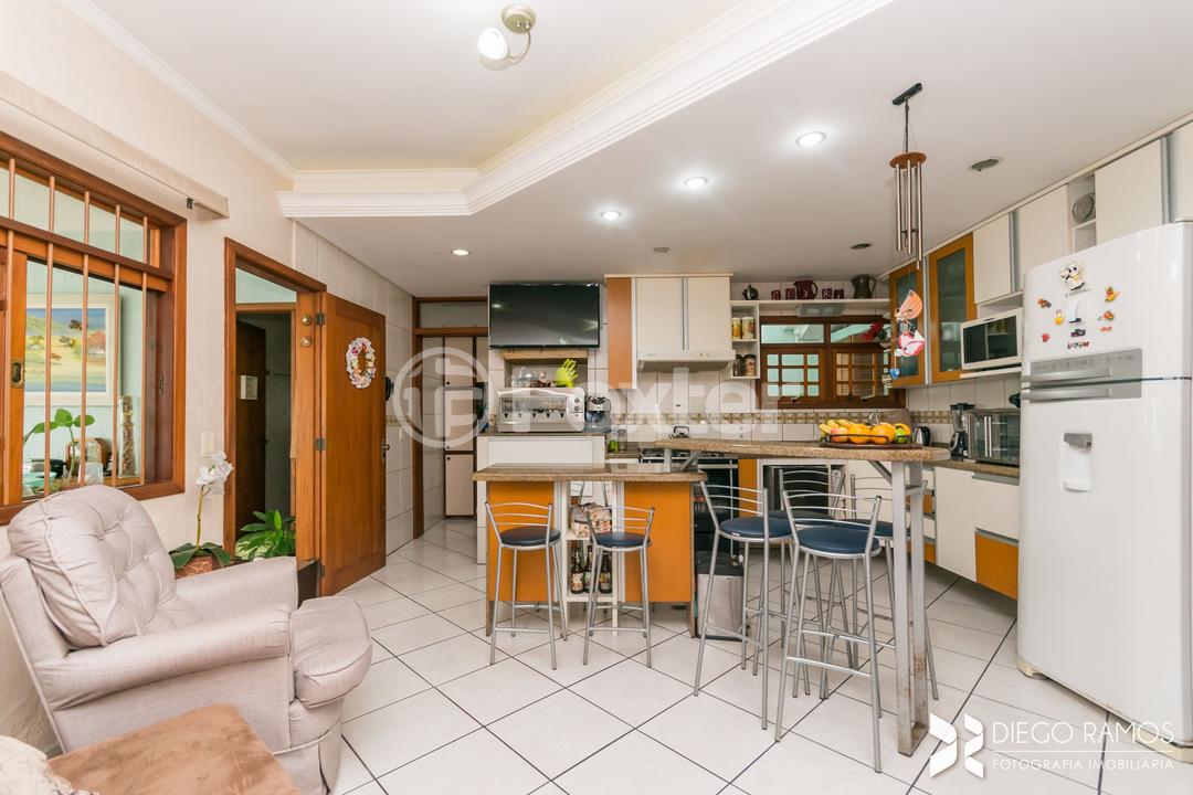Casa à venda com 6 quartos, 240m² - Foto 41