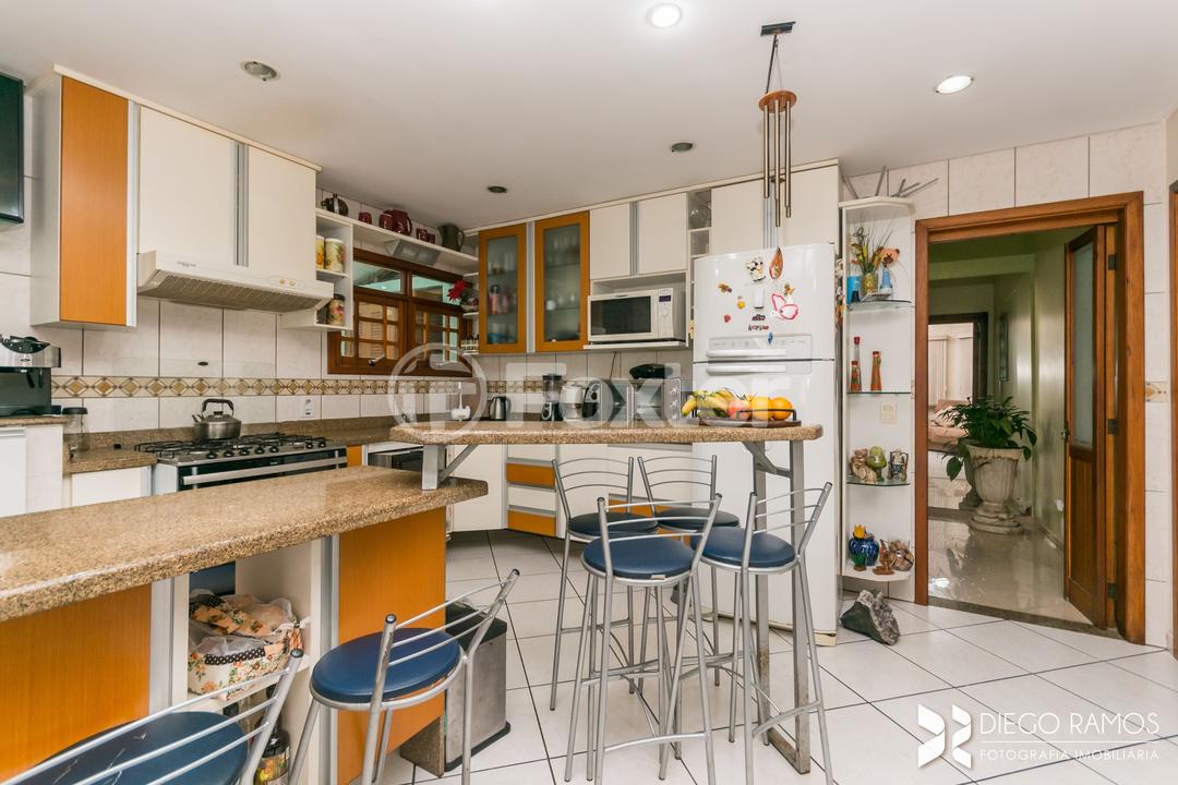 Casa à venda com 6 quartos, 240m² - Foto 43
