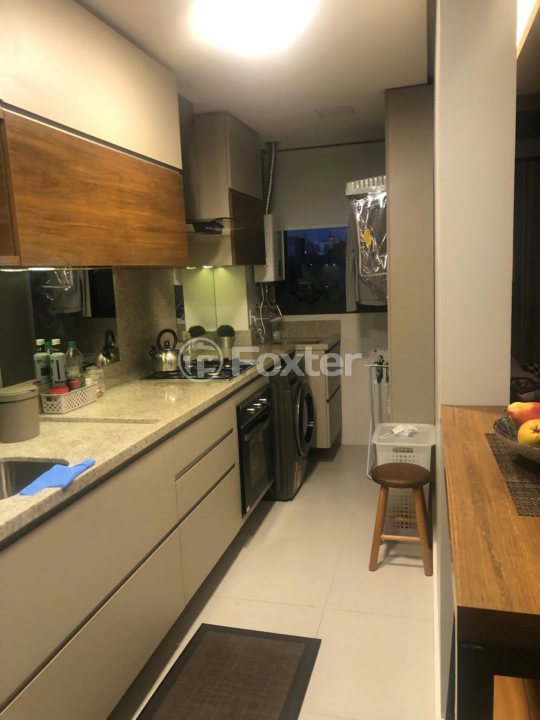 Apartamento à venda com 2 quartos, 69m² - Foto 2