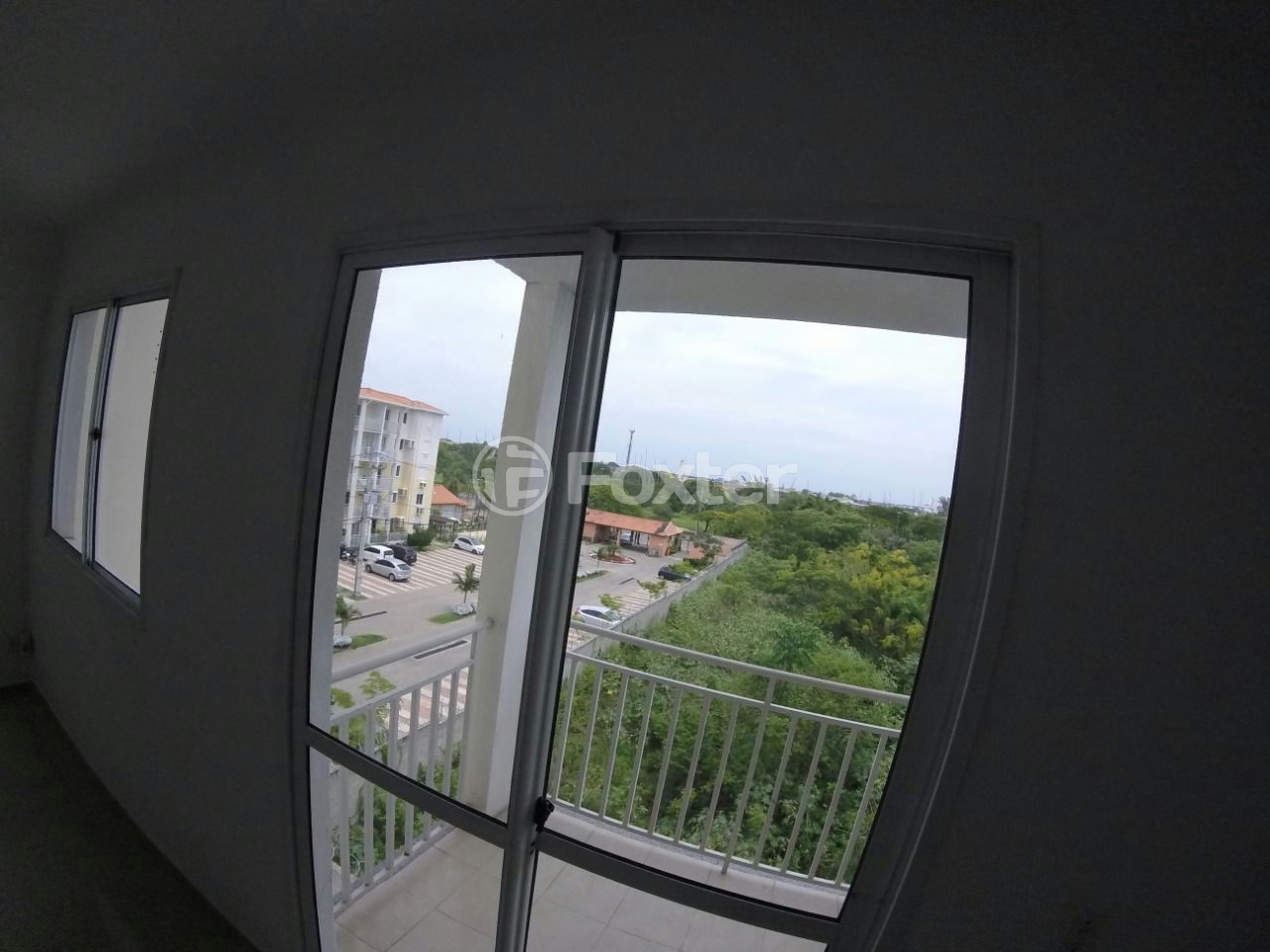 Apartamento à venda com 3 quartos, 67m² - Foto 2