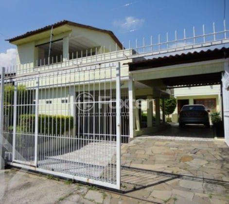 Casa à venda com 3 quartos, 210m² - Foto 2